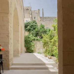https://relais-santa-croce.lecce-hotels.com