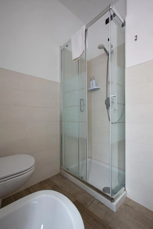 La Casa Del Sarto - Rooms And Apartments Lecco Bed & Breakfast