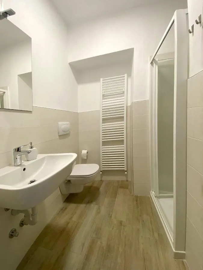 ベッド・アンド・ブレックファスト La Casa Del Sarto - Rooms And Apartments レッコ イタリア