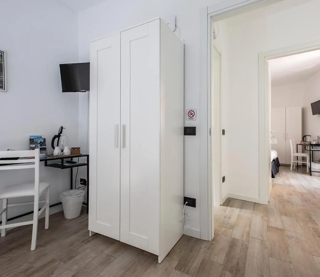 La Casa Del Sarto - Rooms And Apartments レッコ ベッド・アンド・ブレックファスト