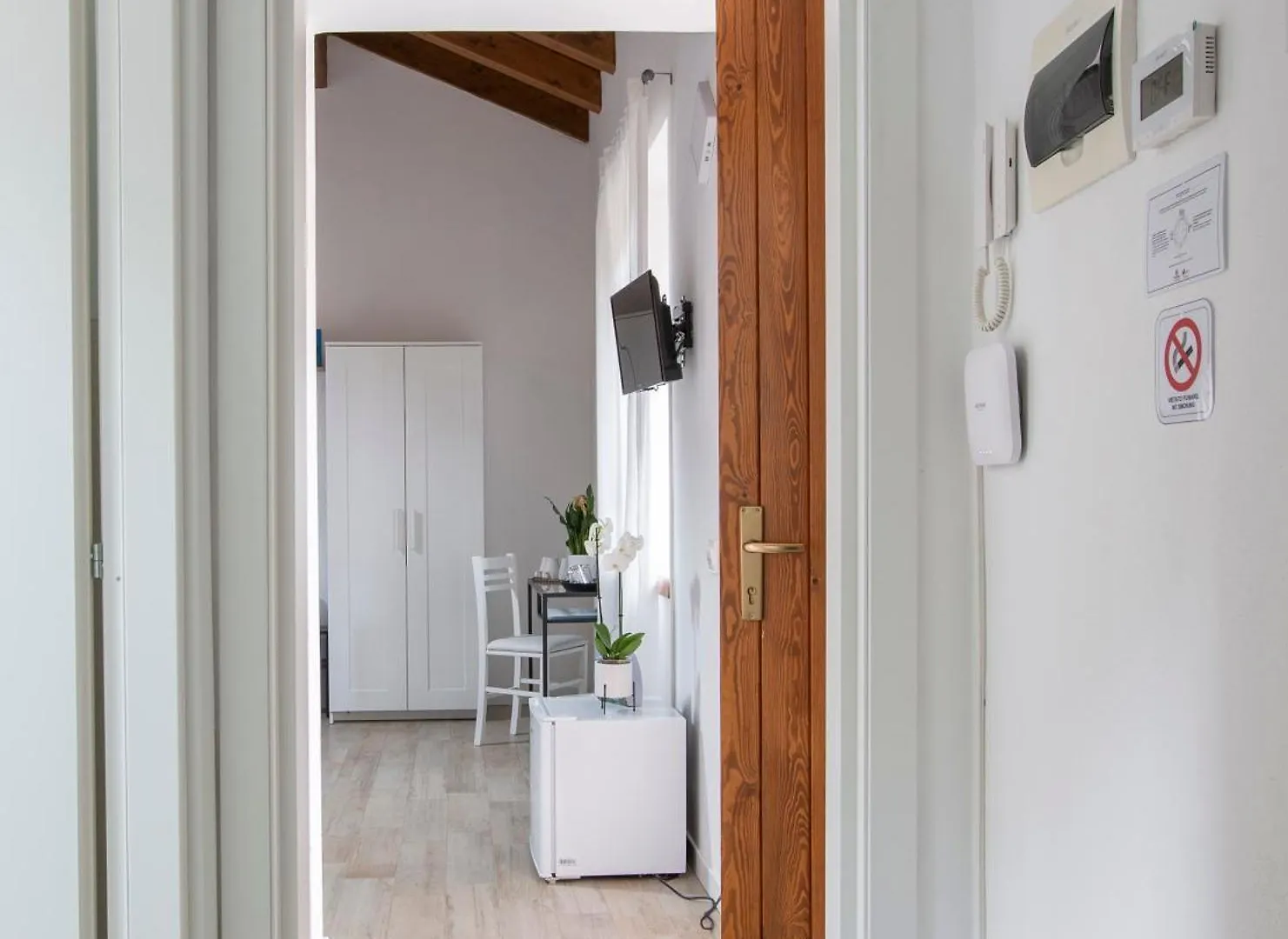 La Casa Del Sarto - Rooms And Apartments レッコ ベッド・アンド・ブレックファスト