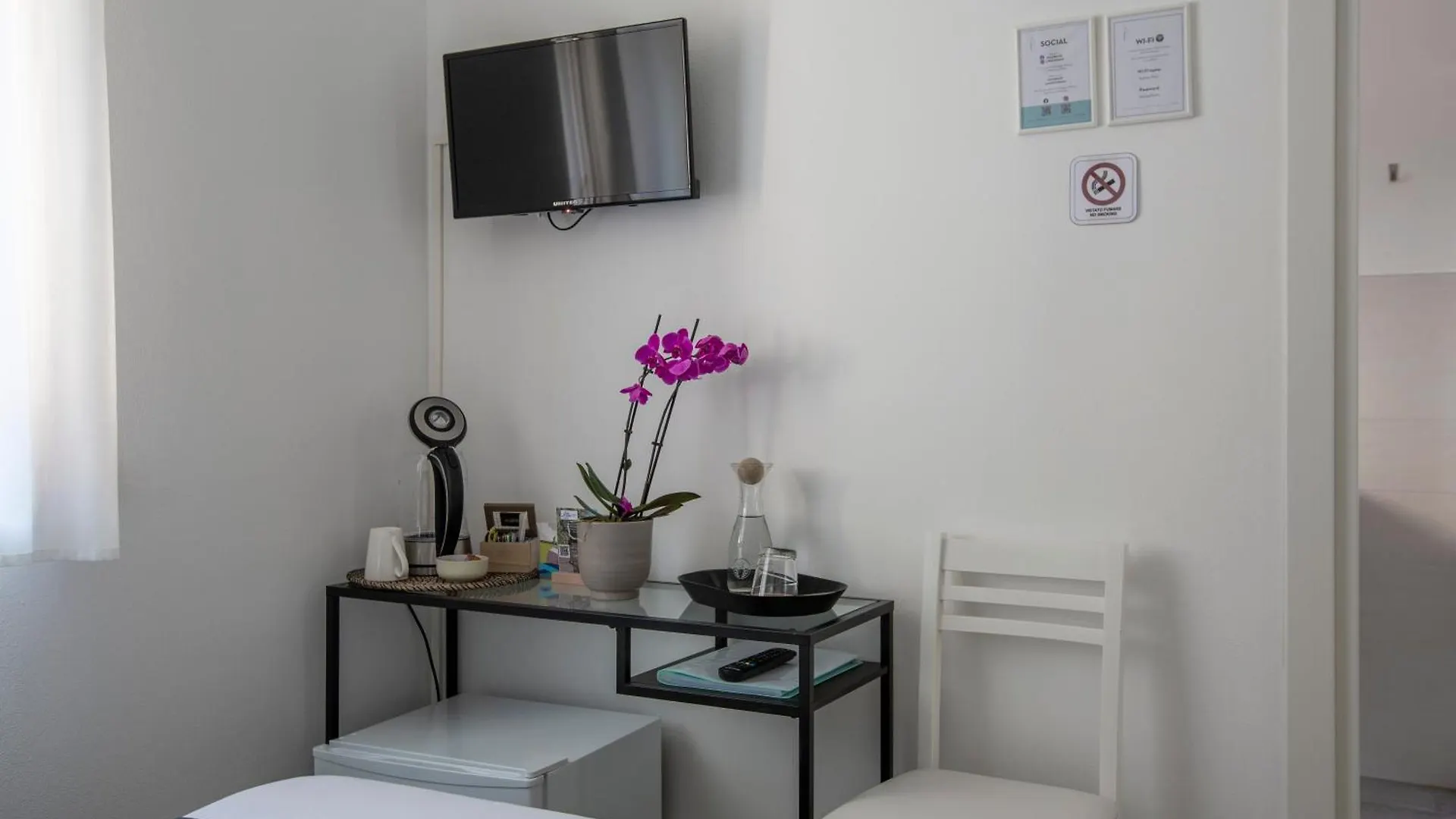 La Casa Del Sarto - Rooms And Apartments レッコ